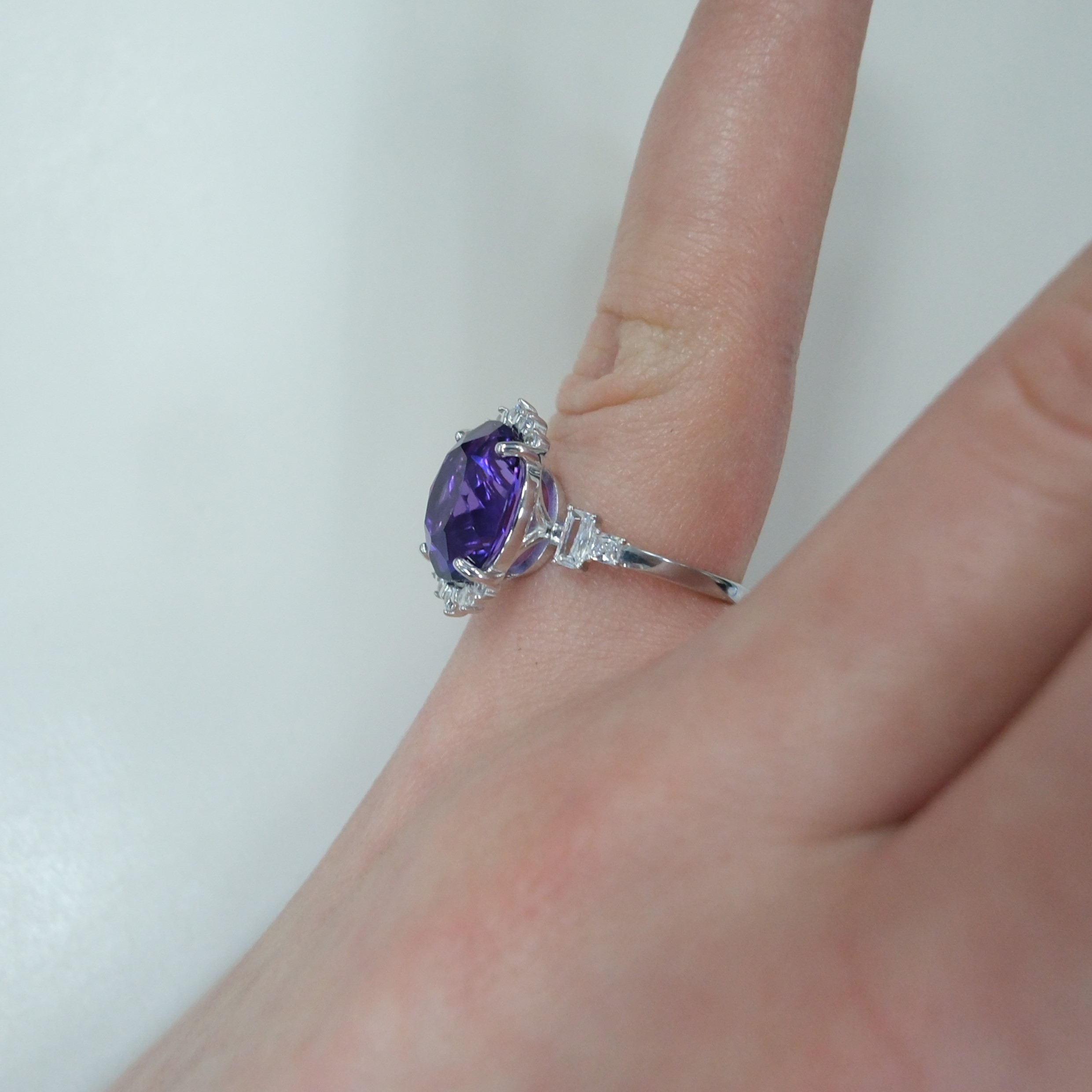 Серебряное кольцо с аметистом